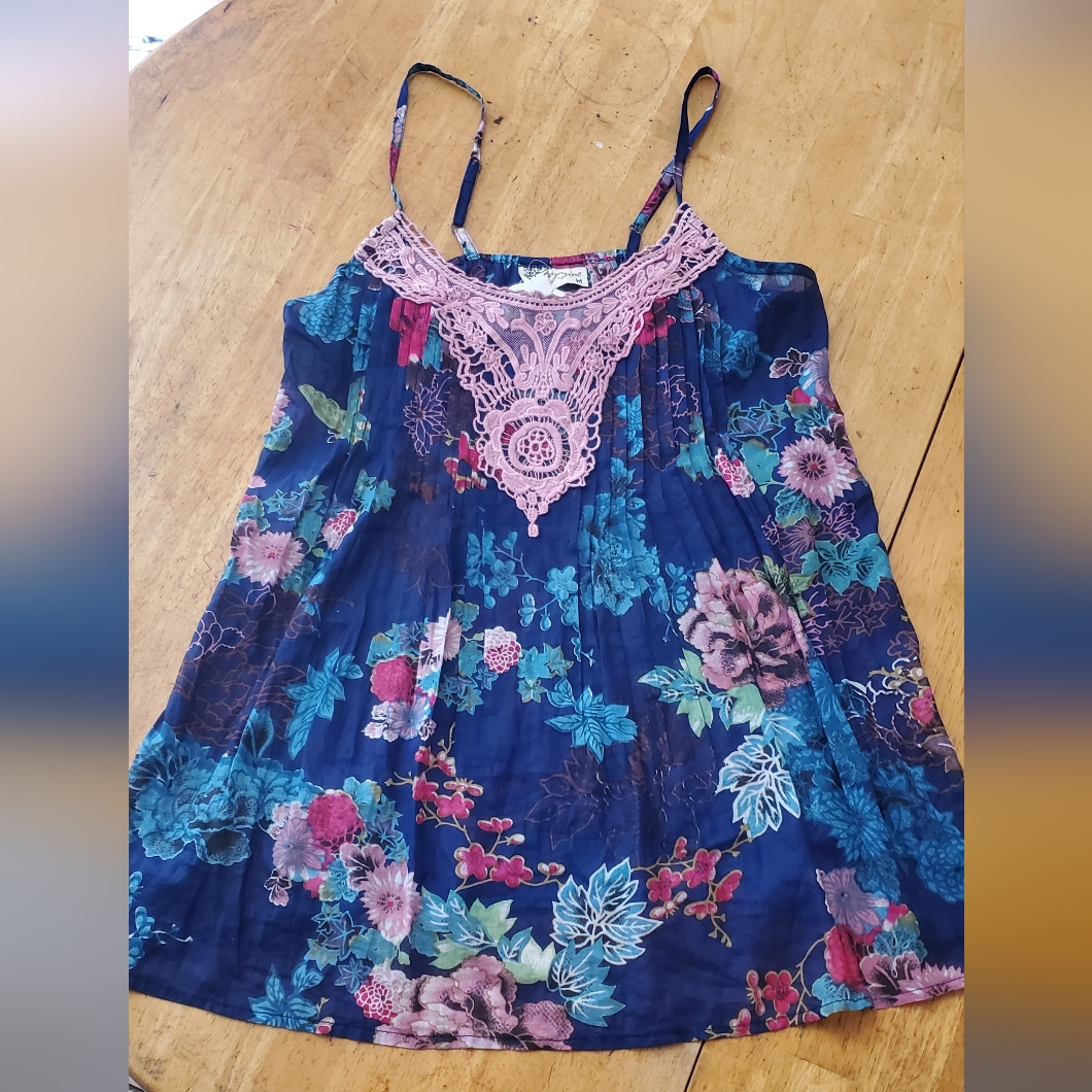 Magazine Brand Boho Camisole Top Size Medium